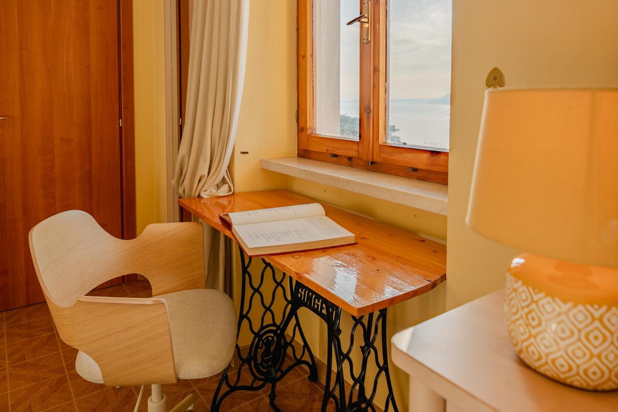 Garda Doma Bed & Breakfast Brenzone sul Garda Exterior photo